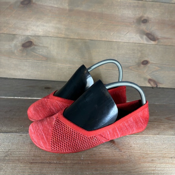 xero phoenix womens size 6.5 shoes red slip on barefoot comfort flats - Picture 1 of 8